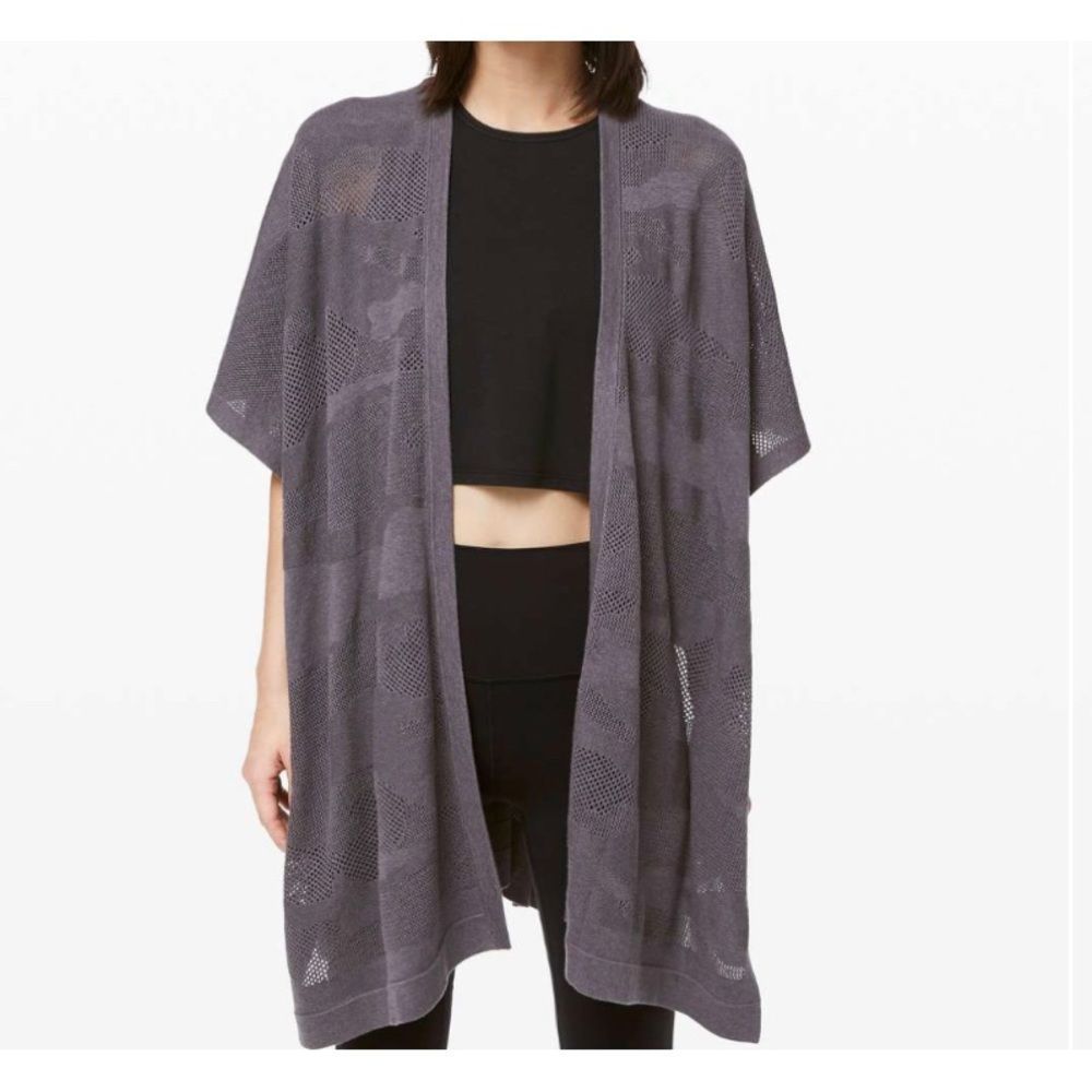 New Lululemon Find Your Light Wrap